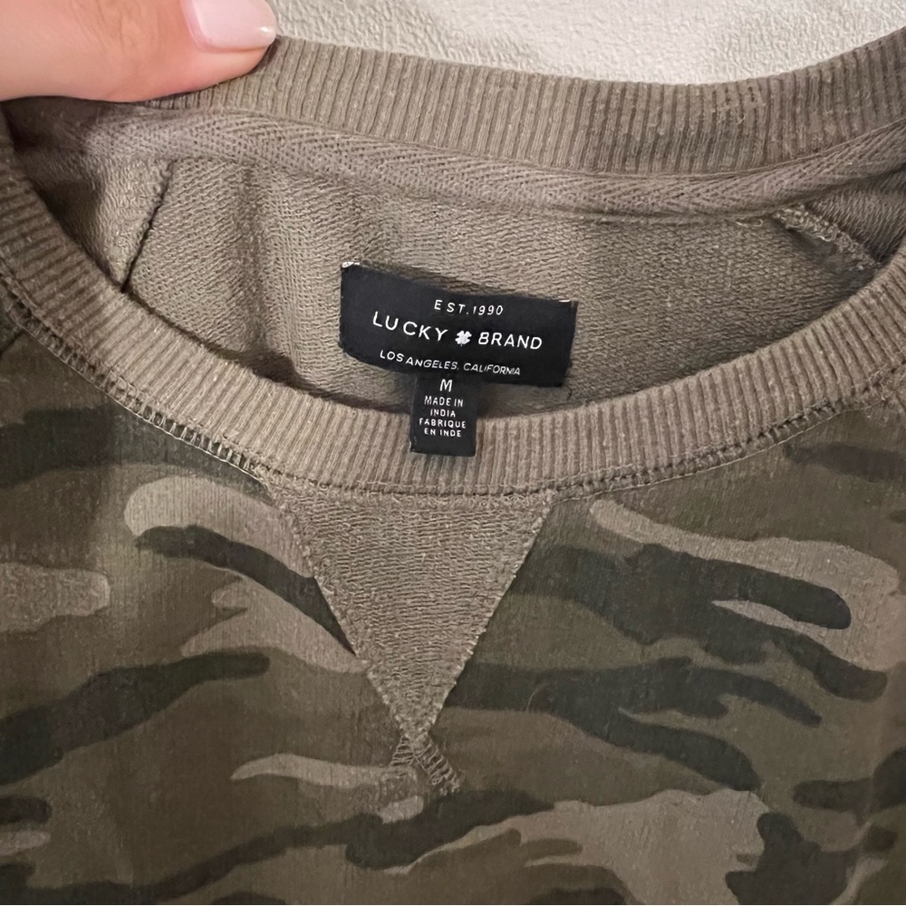 Lucky brand pull over